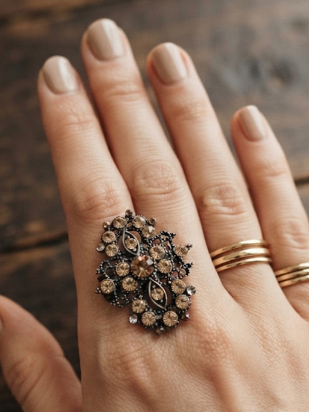Vintage-Style Filigree Rhinestone ring in Champagne